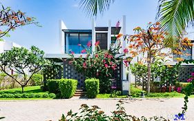 Oceanami Private Beach Villa Homestay - Long Hai Vung Tau